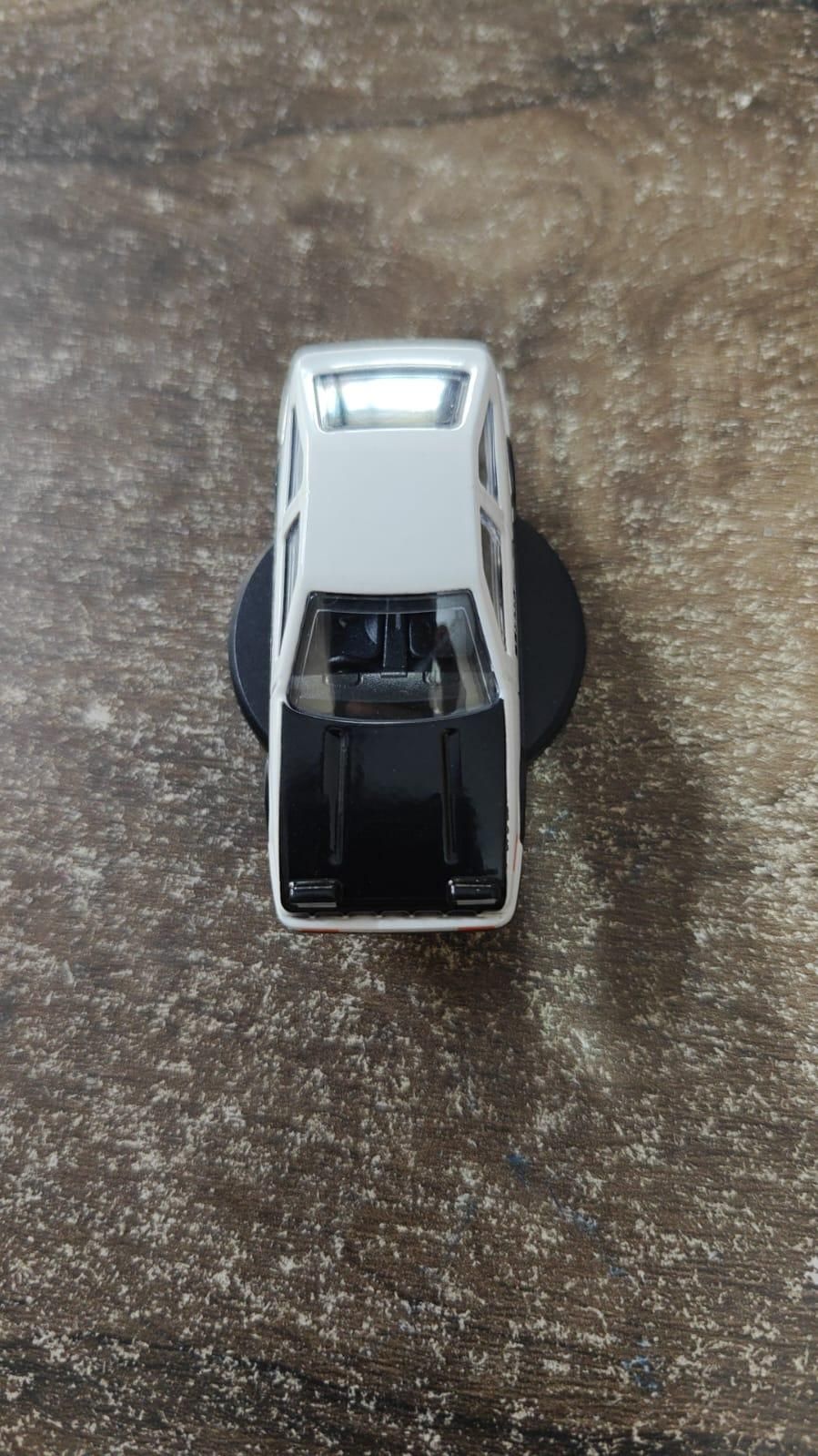 Car Model with Self Adhesive Base mkp0fp-jd