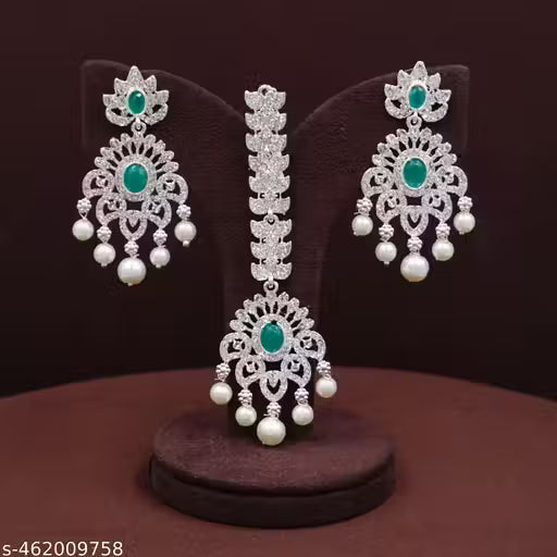 Traditional Green Kundan Necklace and Earring Set