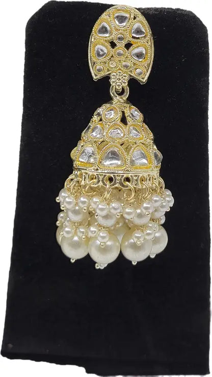 Gold-Plated Stone-Studded Necklace and Earrings With Maang Tika