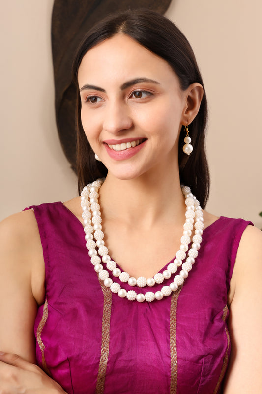 White Traditional Pearl Necklace Set