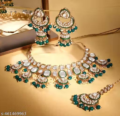 GOLD PLATED KUNDAN STUDDED JEWELLERY SET